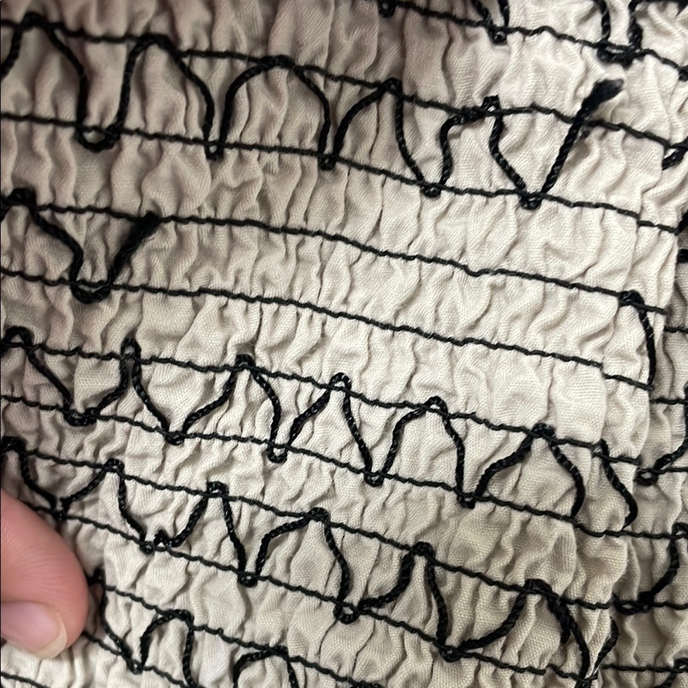 😁Charming Beige  Dress with Black Accents - Picture 3 of 5